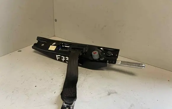 Volvo V70 Front seatbelt 39806016