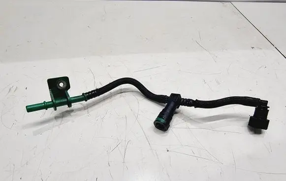 Peugeot 3008 II Fuel injector supply line/pipe 9802620780