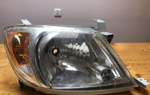 Toyota Hilux (AN10, AN20, AN30) Headlight/headlamp 10016517