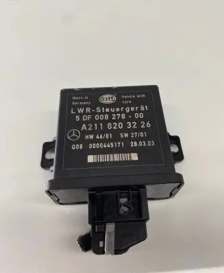 Mercedes-Benz E W211 Light module LCM A2118203226 5DF00827800