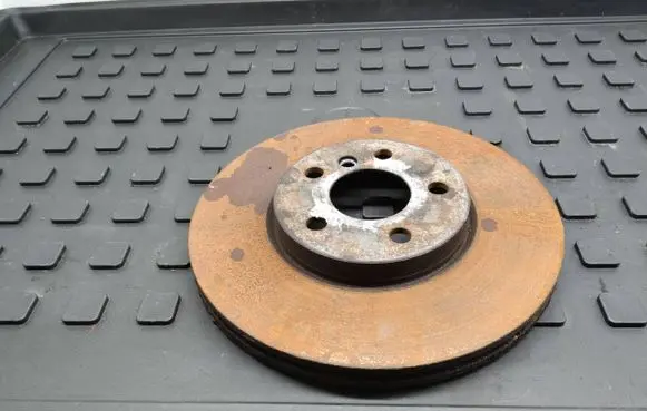BMW 2 F45 Front brake disc