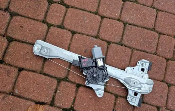 Opel Mokka X Rear door window regulator with motor 31TYS