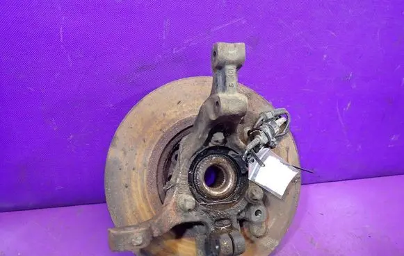 Opel Zafira B Front wheel hub spindle knuckle