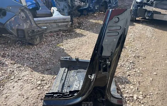 Porsche Taycan 9J1 Pillar (middle) 