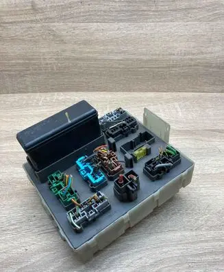 Ford Focus Fuse module 98AG14K150AF