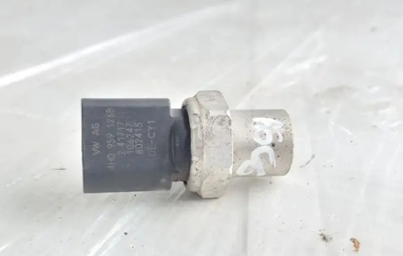 Audi A6 S6 C6 4F Air conditioning (A/C) pressure sensor 4H0959126B