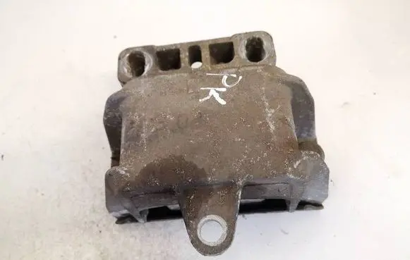 Volkswagen Golf IV Engine mount bracket 1k0199555