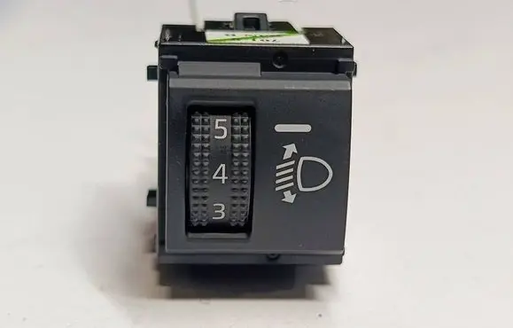 Toyota Yaris XP210 Light switch 32555488