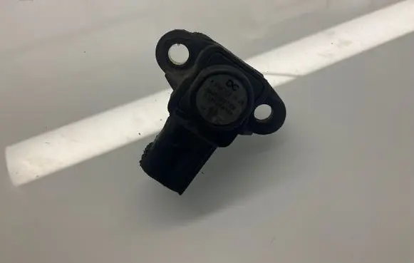 Mercedes-Benz E W211 Air pressure sensor A0061531528 0261230144 0061531528