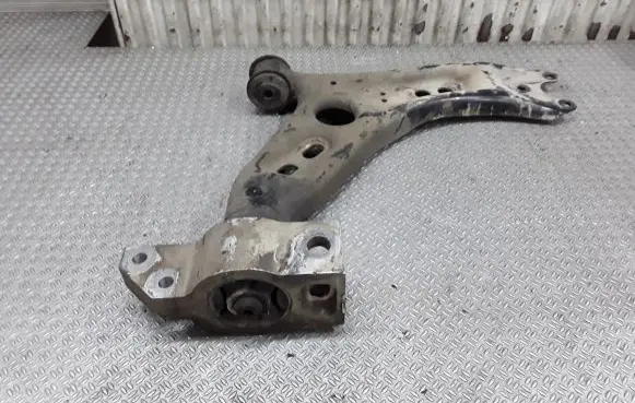 Volkswagen Tiguan Front lower control arm/wishbone
