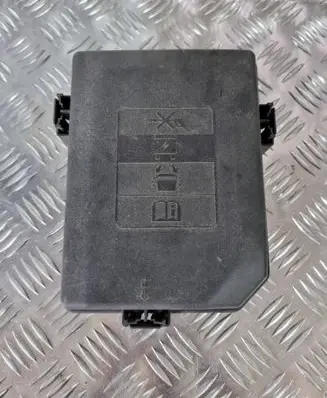 Opel Astra K Fuse box cover 39019198