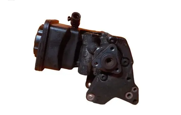 BMW X3 E83 Power steering pump 10MB45