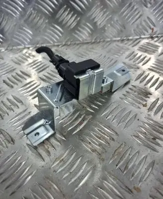 Opel Insignia A ABS wheel speed sensor 13240110