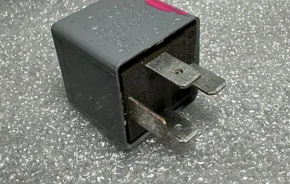 Audi Q7 4L Other relay 8D0951253A