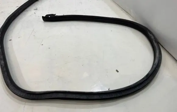 Porsche Boxster 987 Front door rubber seal 987537076