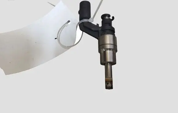 Volkswagen Golf V Fuel injector 03C906036A 0261500016