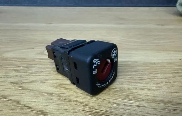Peugeot Partner Passenger airbag on/off switch 96373205XT
