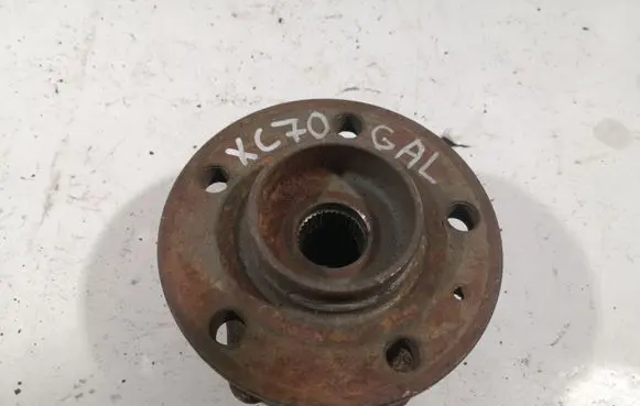 Volvo XC70 Rear wheel hub