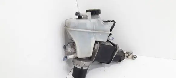 Mercedes-Benz E W211 Master brake cylinder A0004300312