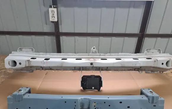 Suzuki Vitara (LY) Front bumper support beam 