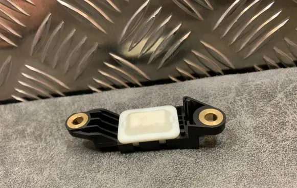 Mercedes-Benz CLS C219 Airbag deployment crash/impact sensor A0018209126