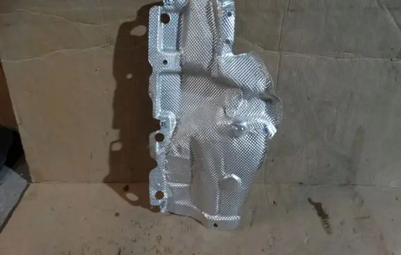 Porsche Cayenne (9Y0 9Y3) Exhaust heat shield 4M0825692G