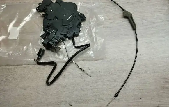 Volkswagen Transporter - Caravelle T5 Sliding door lock 7H0843654BB 2276 01070970001