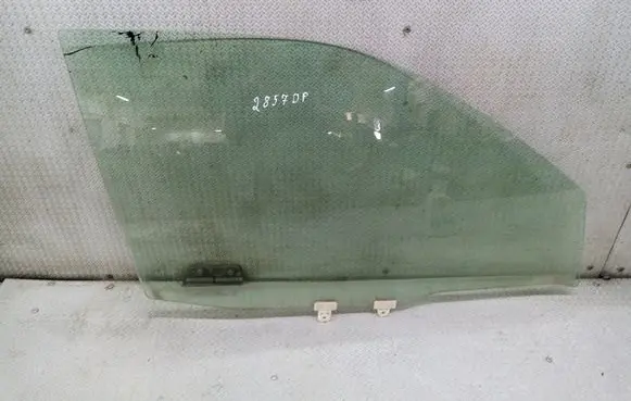 Nissan X-Trail T30 Front door window glass four-door