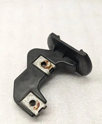 Front bumper mounting bracket