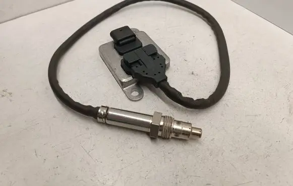 Mercedes-Benz C W205 Lambda probe sensor A0009058511 0009058511 5WK96682E