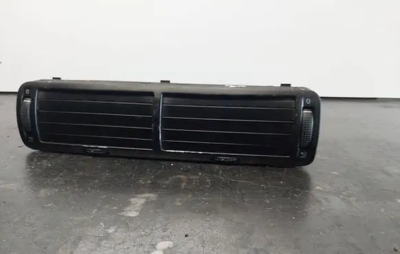 Volkswagen PASSAT B5 Dash center air vent grill 3B0819728D