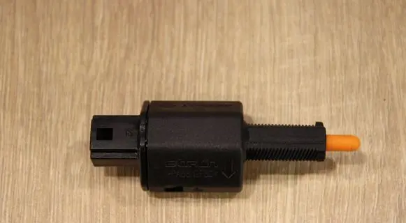 Renault Megane III Brake pedal sensor switch 253252710R