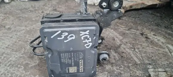 Volvo XC70 ABS Pump 31329139