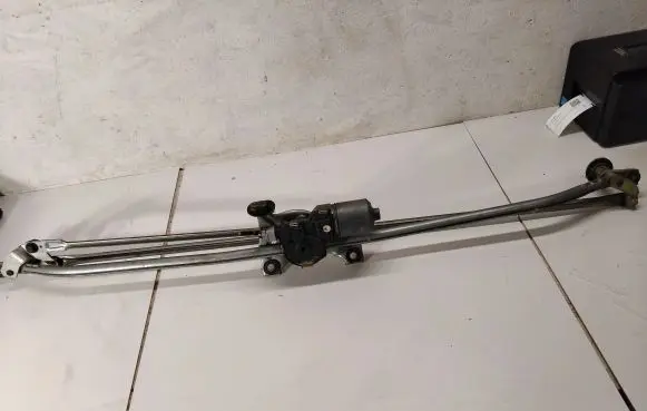 Opel Meriva B Wiper motor 0390243009