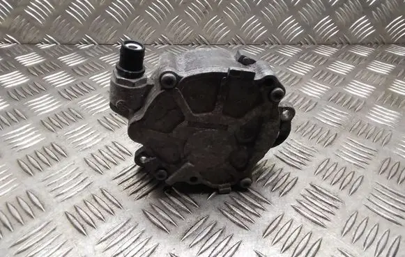 Skoda Yeti (5L) Vacuum pump 03L145100
