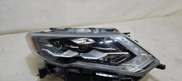Nissan X-Trail T32 Headlight/headlamp