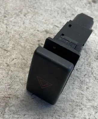 Toyota Avensis T250 Hazard light switch 157963 Tr9503