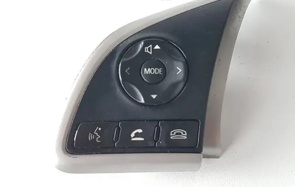 Steering wheel buttons/switches