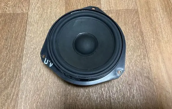 Opel Zafira B Front door speaker 24423552