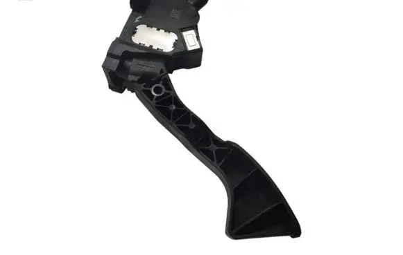Accelerator throttle pedal