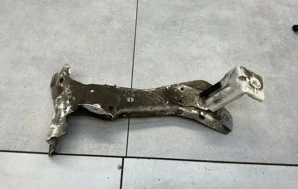 Audi A3 S3 8V Fender mounting bracket 8V0821186A