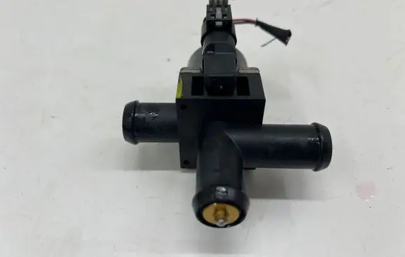Mercedes-Benz CLA C118 X118 Coolant heater control valve A2465000040 A0005062864