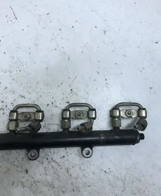Land Rover Discovery 3 - LR3 Fuel main line pipe A2C20001291