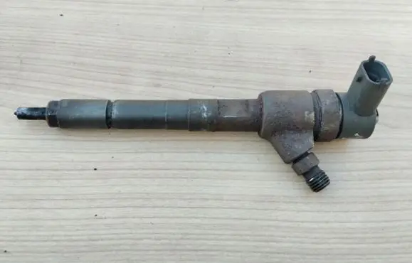 Opel Agila B Fuel injector 0445110083