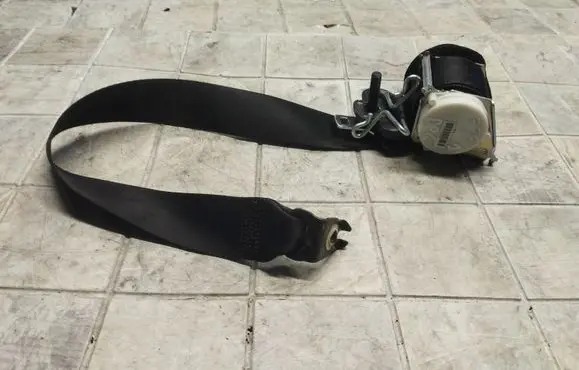 Ford S-MAX Rear seatbelt 611B68M