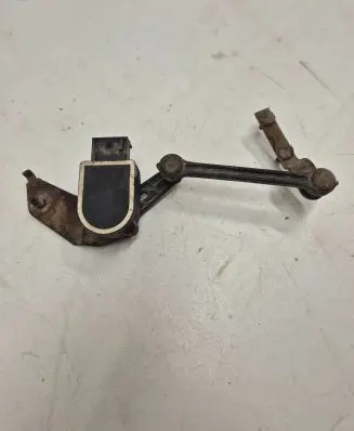 Volvo V60 Rear air suspension level height sensor 20210727 0085