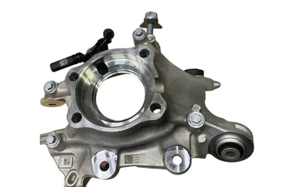 Rear wheel hub spindle/knuckle