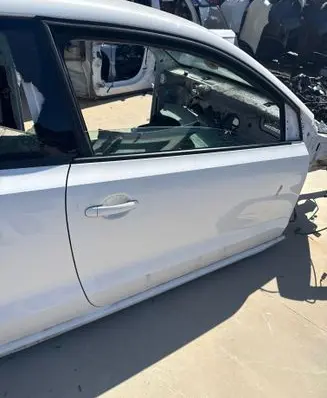 Volkswagen Polo V 6R Door (2 Door Coupe) 