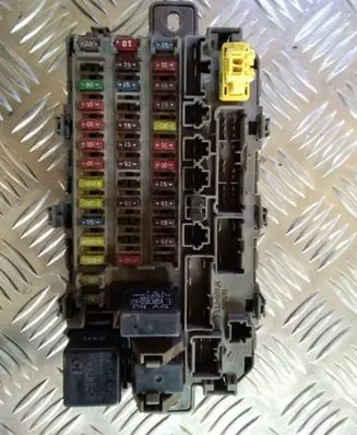 Honda CR-V Fuse module 38600S04G1 RK0298