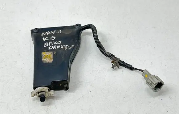 Fuel tank cap lock